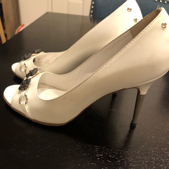 Manolo Blahnik White heels - Picture 3 of 4